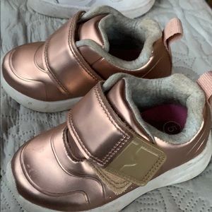 Metallic Pink girls sneakers